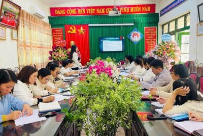 TRƯỜNG TIỂU HỌC HẢI MINH TỔ CHỨC TẬP HUẤN CHUYÊN MÔN DẠY HỌC PHÁT TRIỂN NĂNG LỰC SỐ VÀ SỬA ĐỔI, BỔ SUNG CHƯƠNG TRÌNH MÔN LỊCH SỬ & ĐỊA LÍ LỚP 4, 5