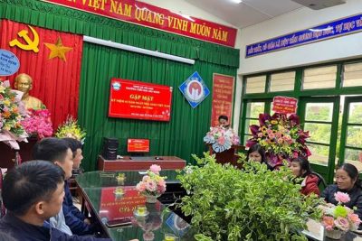 ĐOÀN ĐẠI BIỂU ĐẢNG UỶ – HĐND – UBND XÃ HẢI ANH ĐẾN THĂM VÀ CHÚC MỪNG TRƯỜNG TIỂU HỌC HẢI MINH NHÂN NGÀY NHÀ GIÁO VIỆT NAM 20/11